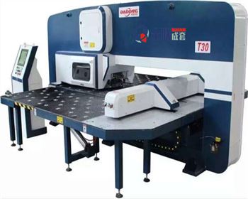 江蘇閉(bi)式液壓數(shù)控轉塔沖(chong)床