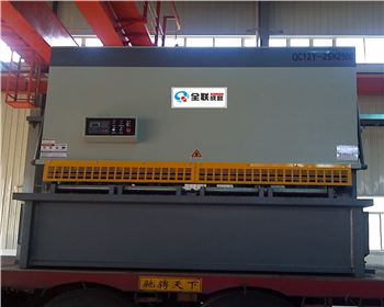 剪(jian)闆機設備操(cao)作人員安全(quán)須知