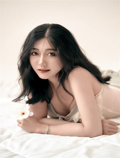 奇幻片深度解析：广东十虎铁桥三之王者归来的人物塑造与情感表达 ——深入探索奇幻片的艺术世界